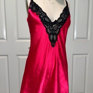 Elegant Pink Lace Trim Chemise